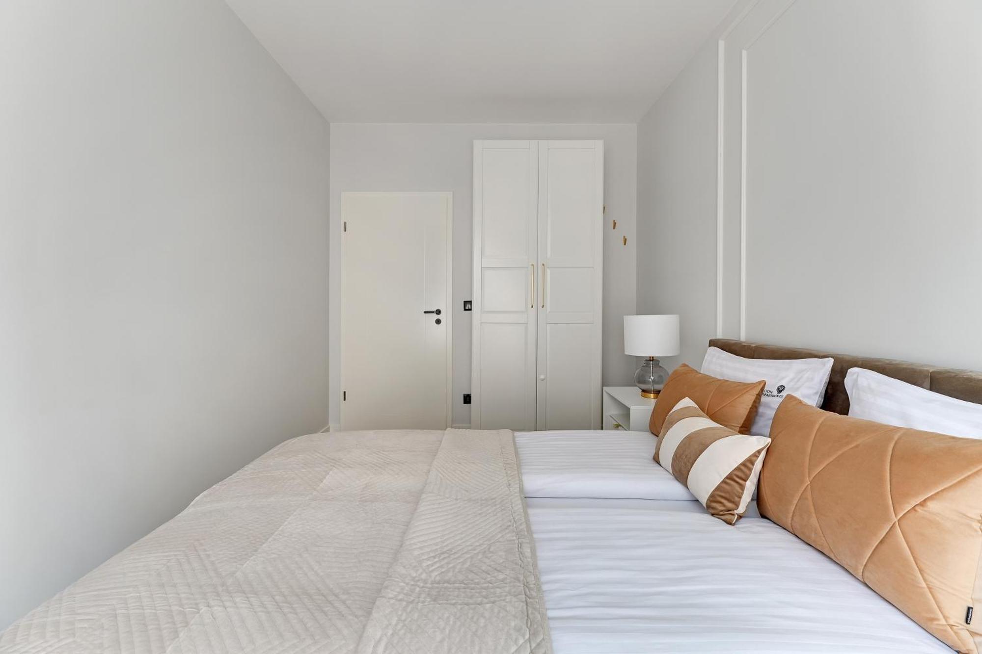 Scala City Center Magic Apartments With Parking By Lion Apartments Гданск Екстериор снимка